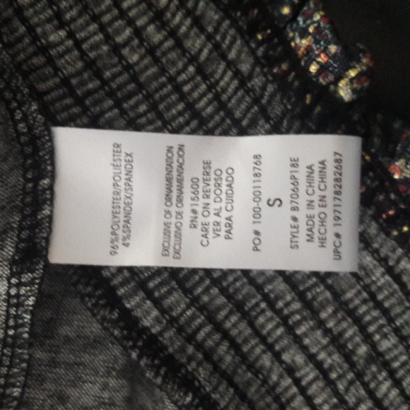 NWT "Democracy" Ruffle Neck Flounce Sleeve Top Size Small - Picture 5 of 10